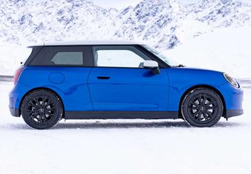 Mini Cabrio John Cooper Works — photo 22