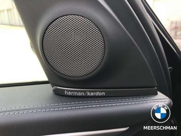 BMW XM 50e — photo 15