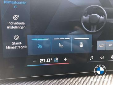BMW XM 50e — photo 30