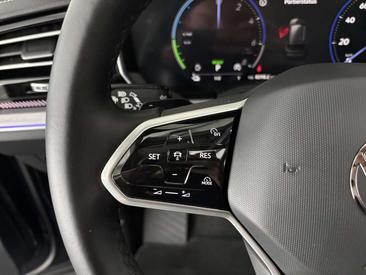 Volkswagen Touareg EHybrid 4Motion Elegance — photo 15