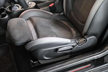 Mini Cabrio JCW John Cooper Works — photo 13