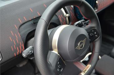 Mini Countryman JCW Cooper SE — photo 26
