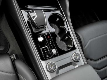 Volkswagen Touareg TDI — photo 8