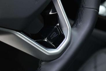 Volkswagen T-CROSS R-Line — photo 25