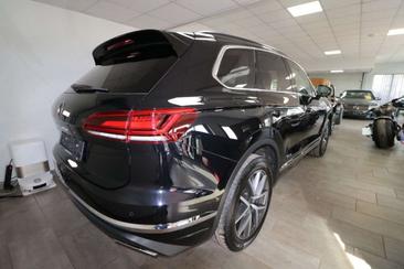 Volkswagen Touareg TDI 4Motion Elegance — photo 2
