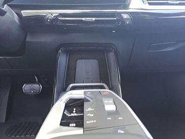 BMW IX2 XDrive30 — photo 13