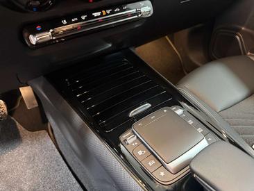 Mercedes GLB 180 — photo 16
