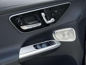 Mercedes GLC 220 AMG Line — photo 17