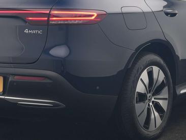 Mercedes EQC 400 — photo 7