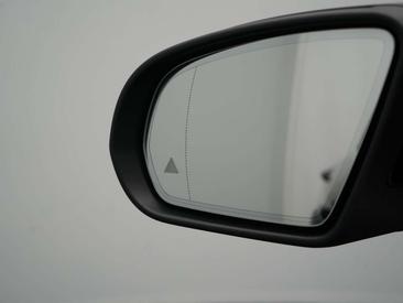 Mercedes EQC 400 — photo 17