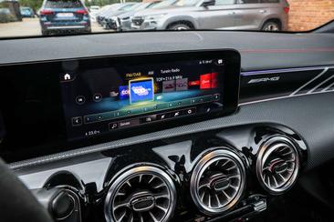Mercedes CLA 35 AMG 35 — photo 15