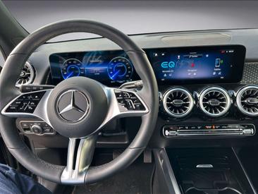 Mercedes EQB 250 — photo 9
