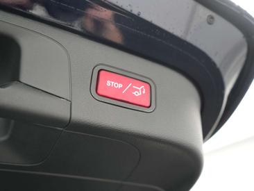 Mercedes EQC 400 — photo 25