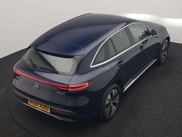 Mercedes EQC 400 — photo 30