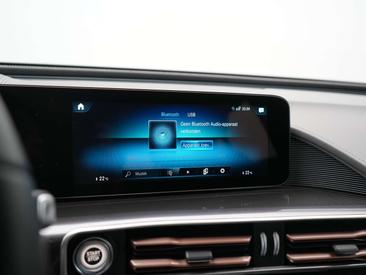 Mercedes EQC 400 — photo 38