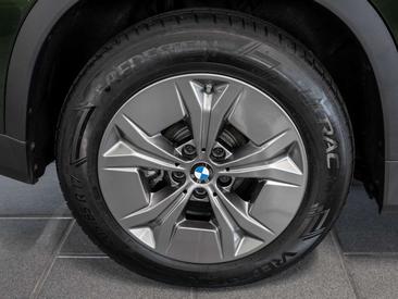 BMW IX1 XDrive30 — photo 9