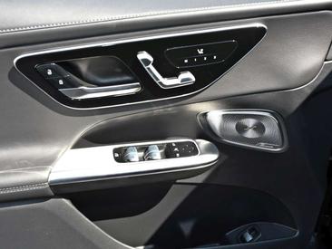 Mercedes GLC 220 AMG Line — photo 17