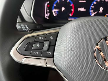 Volkswagen T-CROSS R-Line — photo 13