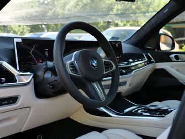 BMW X7 M Sport 40d — photo 16