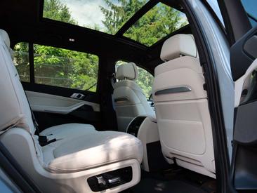BMW X7 M Sport 40d — photo 31