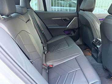 BMW Série 5 M Sport 520d — photo 9