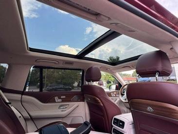 Mercedes GLS First-Class — photo 16