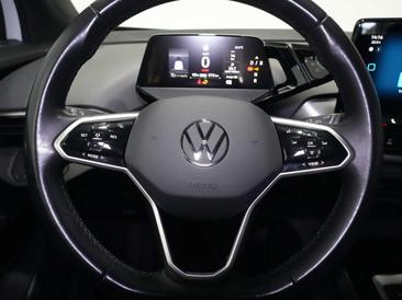 Volkswagen ID.4 Pro — photo 11