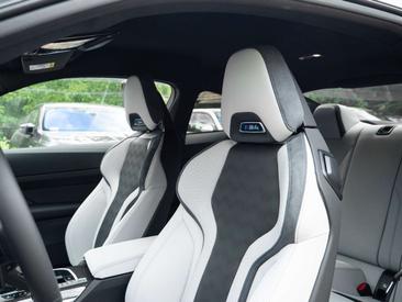 BMW M4 Competition — photo 23