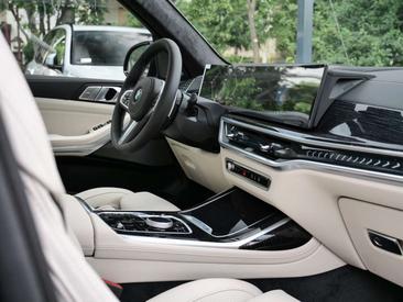 BMW X7 M Sport 40d — photo 19