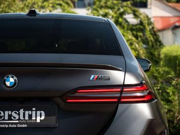 BMW M5 Shadow Line — photo 10