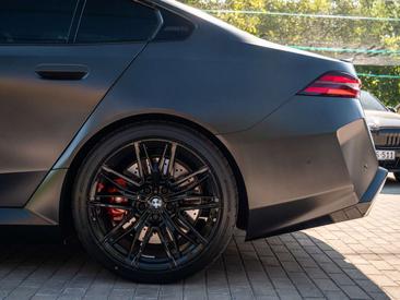 BMW M5 Shadow Line — photo 12