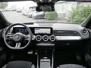 Mercedes GLB 180 — photo 11