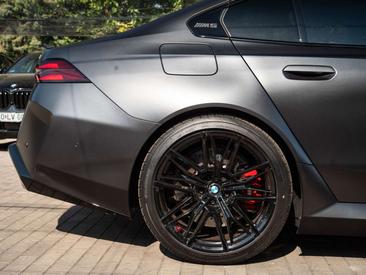 BMW M5 Shadow Line — photo 13