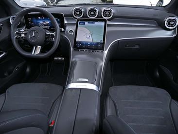 Mercedes GLC 220 — photo 11