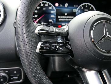 Mercedes GLB 180 — photo 15