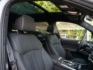 BMW X7 M Sport 40d — photo 25
