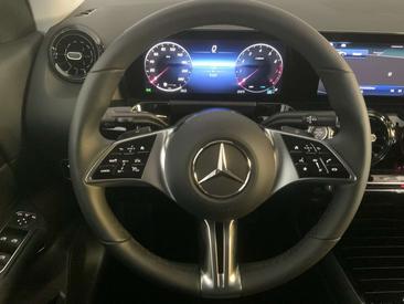 Mercedes GLA 200 — photo 9