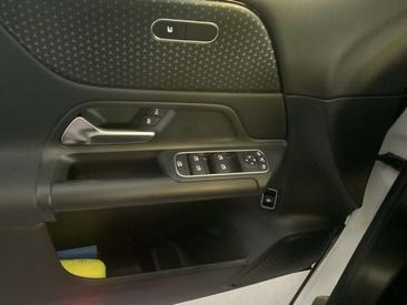 Mercedes GLA 200 — photo 11