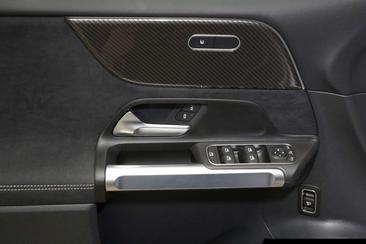 Mercedes GLB 200 AMG Line — photo 13