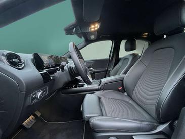 Mercedes GLA 200 — photo 9