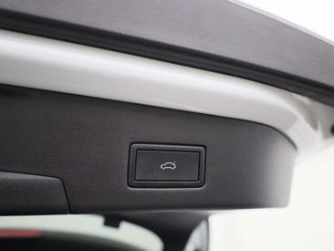 Volkswagen ID.4 Pro — photo 13