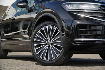 Volkswagen Touareg EHybrid 4Motion Elegance — photo 4