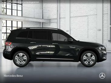 Mercedes GLB 200 Night Edition — photo 17