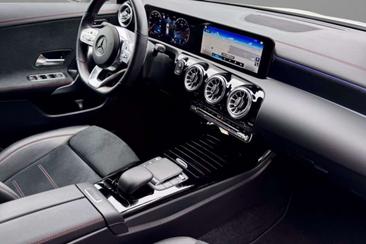 Mercedes CLA 180 — photo 7