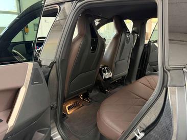 BMW IX Sport XDrive40 — photo 10