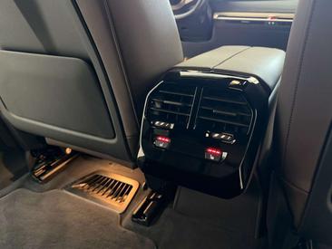 BMW IX Sport XDrive40 — photo 18