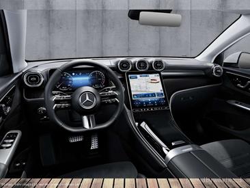 Mercedes GLC 300 AMG Line — photo 3