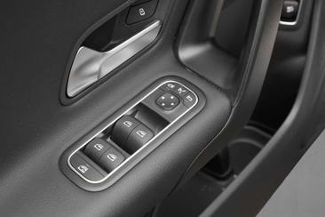 Mercedes CLA 200 — photo 7