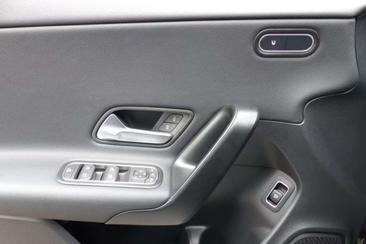 Mercedes CLA 180 — photo 8
