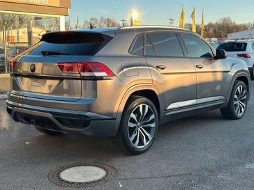 Volkswagen Touareg — photo 2